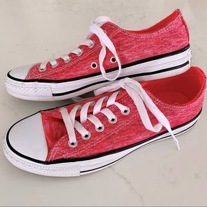 Chuck Taylor Pink Low Sneakers Size 7